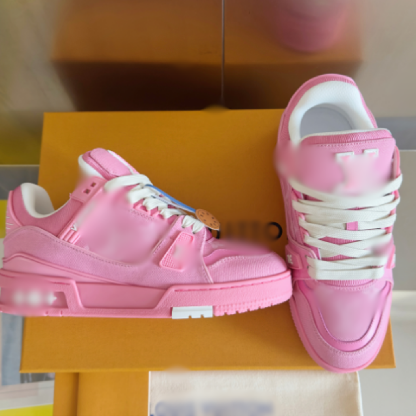 LV-SNEAKERS
